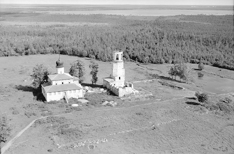 Иоанно-Богословский Савво-Крыпецкий мужской монастырь, Крыпецкое (Псковский район, Псковская область). архивная фотография, Крыпецкий монастырь в 1963 году. источник : автор  Борис Скобельцын