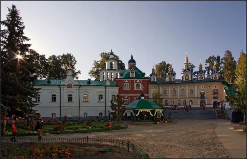 Успенский Псково-Печерский монастырь, Печоры (Печорский район, Псковская область). фасады