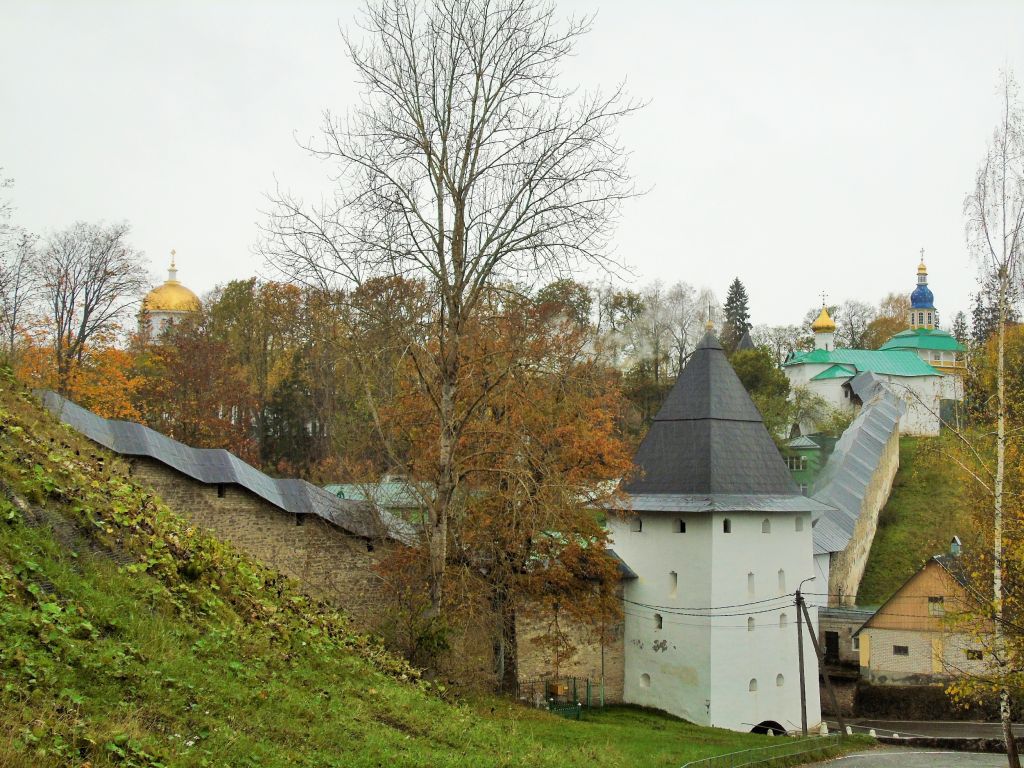 Печоры. Успенский Псково-Печерский монастырь. дополнительная информация, Башня верхних решеток