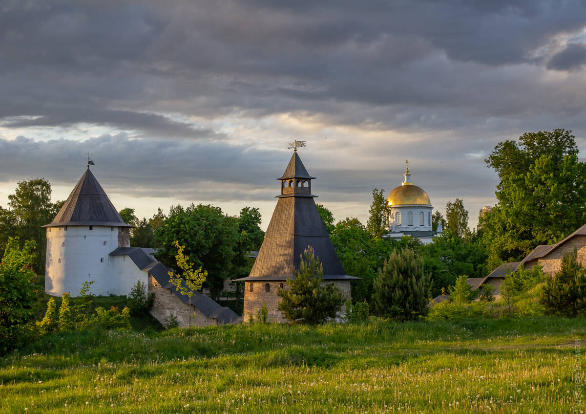 Успенский Псково-Печерский монастырь, Печоры (Печорский район, Псковская область). фасады, Вид с юго-востока