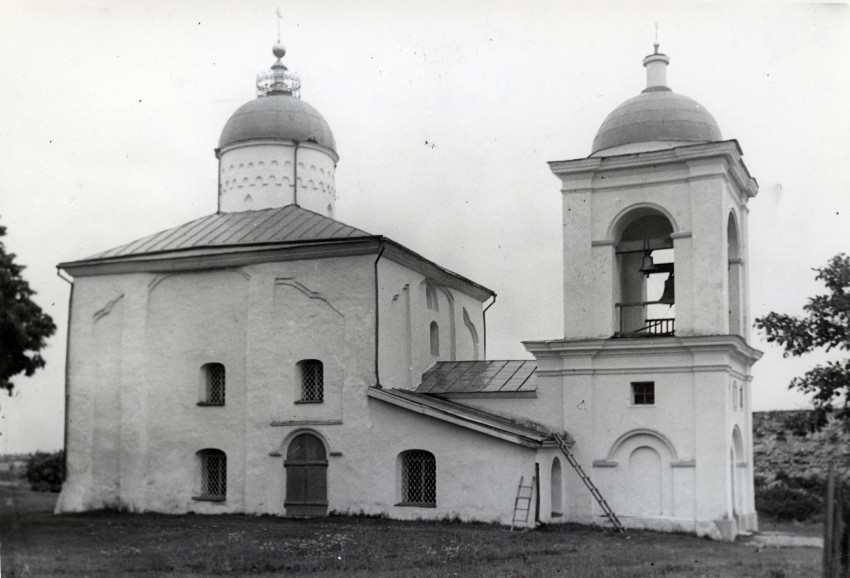 Собор Николая Чудотворца, Изборск (Печорский район, Псковская область). архивная фотография, 1920—1940 фото с сайта https://pastvu.com/p/450700