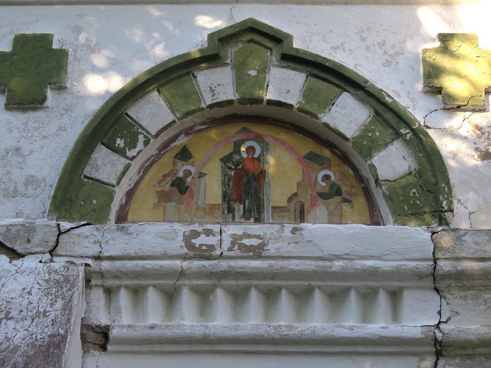 Церковь Покрова Пресвятой Богородицы, Болотово (Псковский район, Псковская область). архитектурные детали, Фрагмент ворот ограды