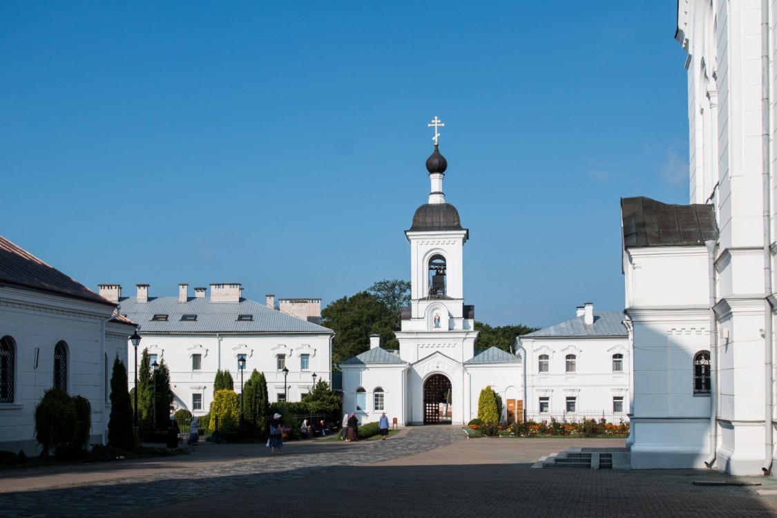Спасо-Евфросиниевский женский монастырь, Полоцк (Полоцкий район и г. Полоцк, Беларусь, Витебская область). фасады, Сестринские корпуса, врата и колокольня