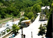 Успенский мужской монастырь, справа -дом настоятеля, слева - монастырские постройки, Бахчисарай, Бахчисарайский район, Республика Крым