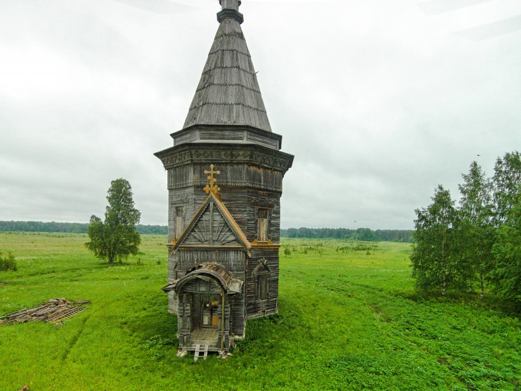 Сретено-Михайловская церковь, Красная Ляга, урочище (Каргопольский район, Архангельская область). фасады