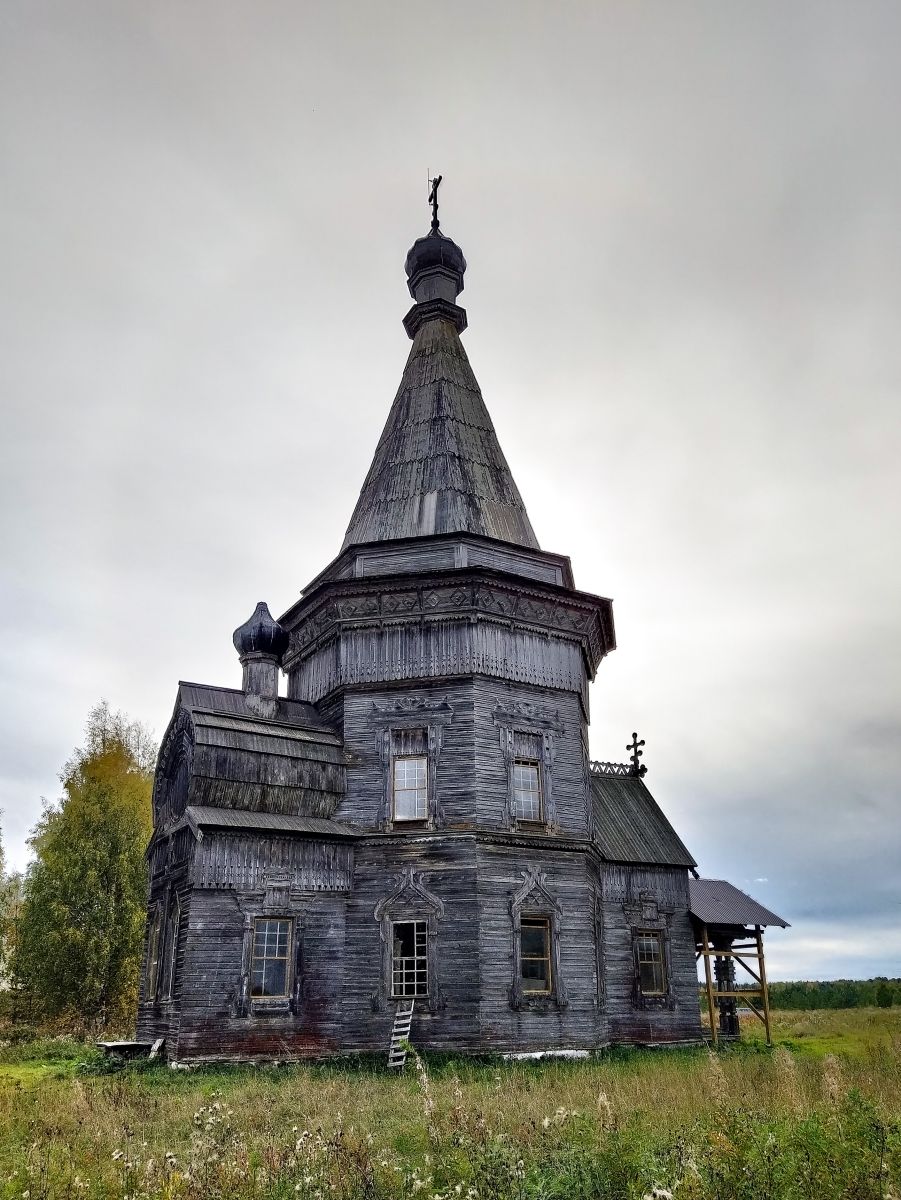 Сретено-Михайловская церковь, Красная Ляга, урочище (Каргопольский район, Архангельская область). фасады