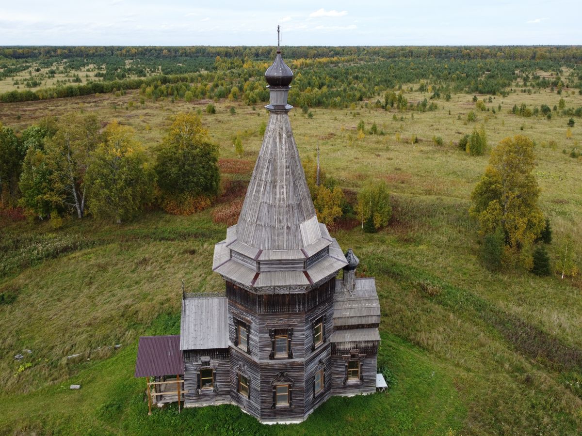 Сретено-Михайловская церковь, Красная Ляга, урочище (Каргопольский район, Архангельская область). фасады