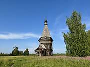 Красная Ляга, урочище. Сретено-Михайловская церковь