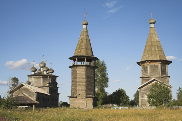 Храмовый комплекс Лядинского погоста, Столетовская (Лядины) (Каргопольский район, Архангельская область). общий вид в ландшафте