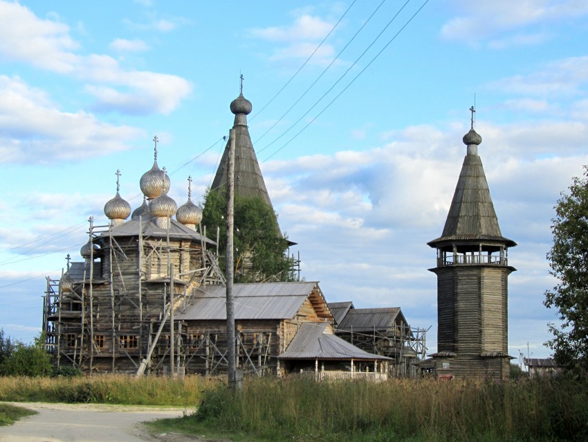 Храмовый комплекс Лядинского погоста, Столетовская (Лядины) (Каргопольский район, Архангельская область). фасады, вид с севера