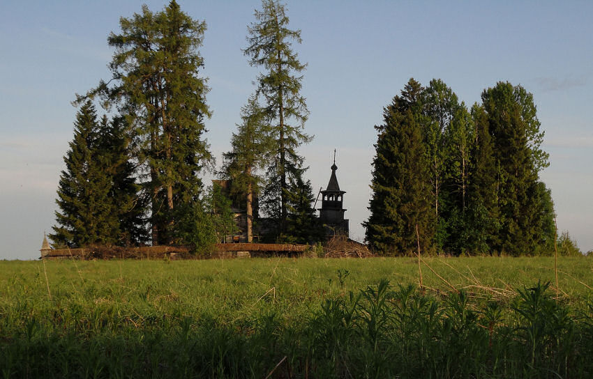 Порженский погост, урочище. Церковь Георгия Победоносца. общий вид в ландшафте, Общий вид