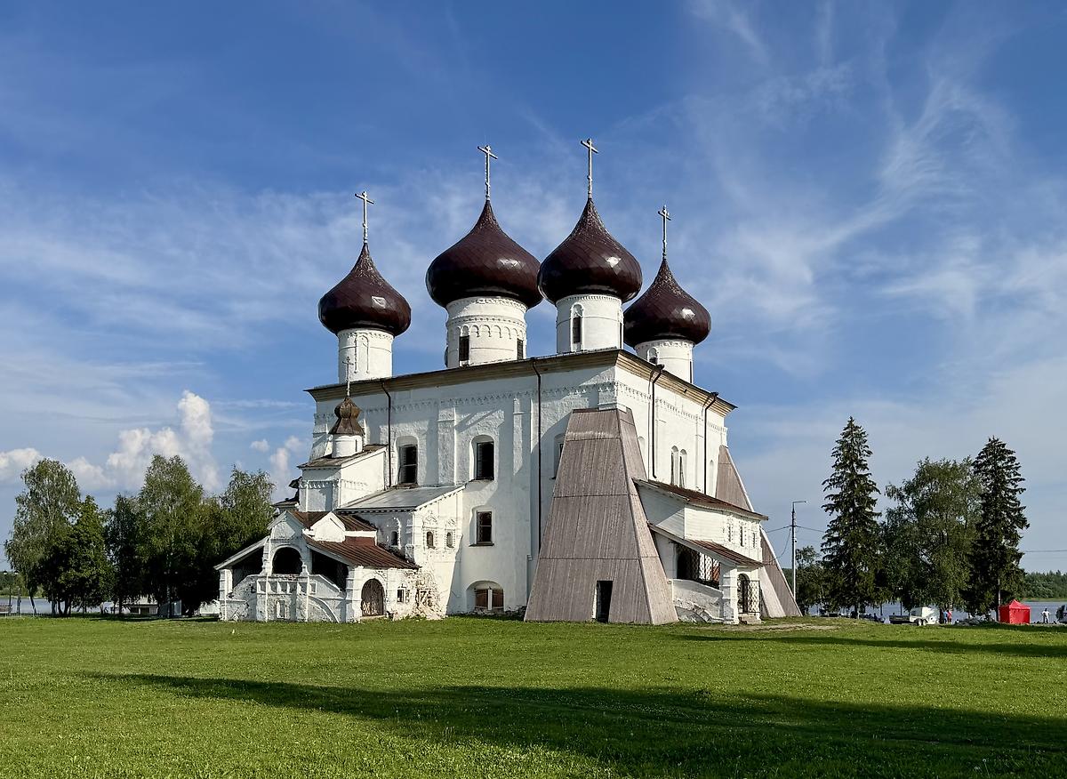 Вид с северо-запада, фасады. Собор Рождества Христова, Каргополь (Каргопольский район, Архангельская область)