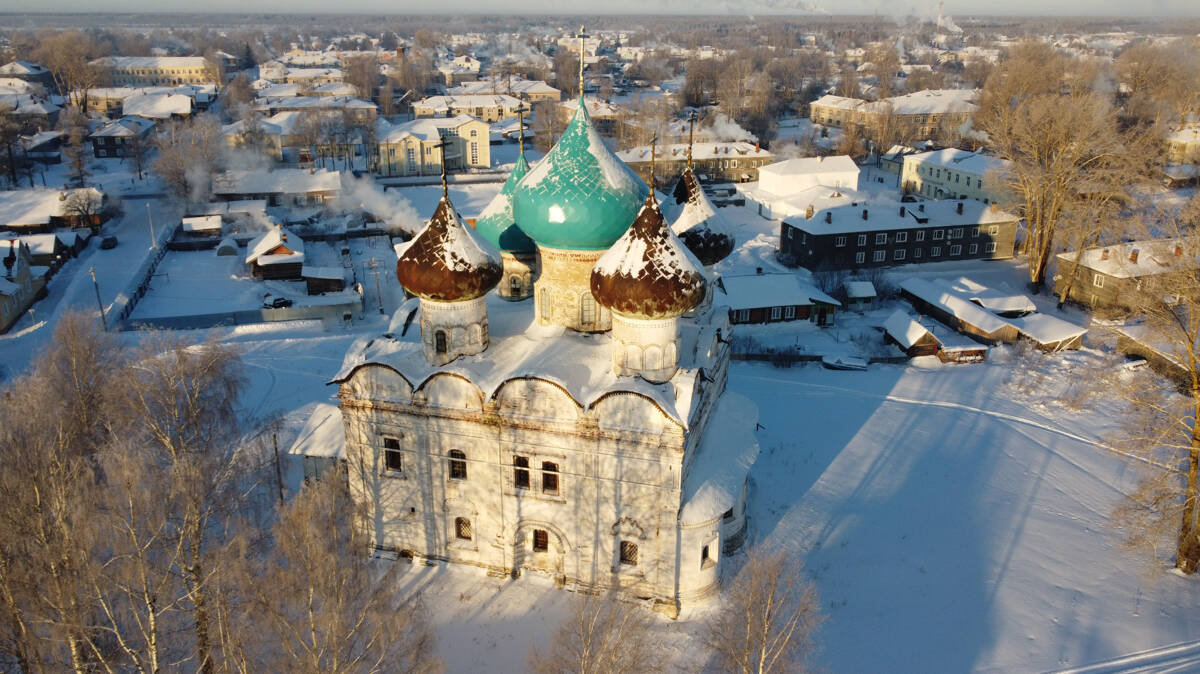 Каргополь. Церковь Воскресения Христова. фасады