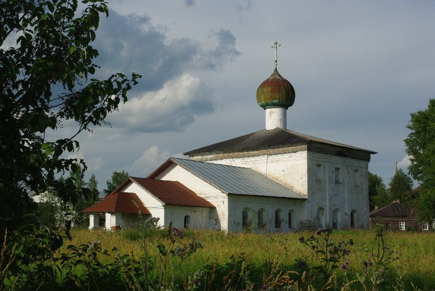 Каргополь. Церковь Николая Чудотворца. общий вид в ландшафте