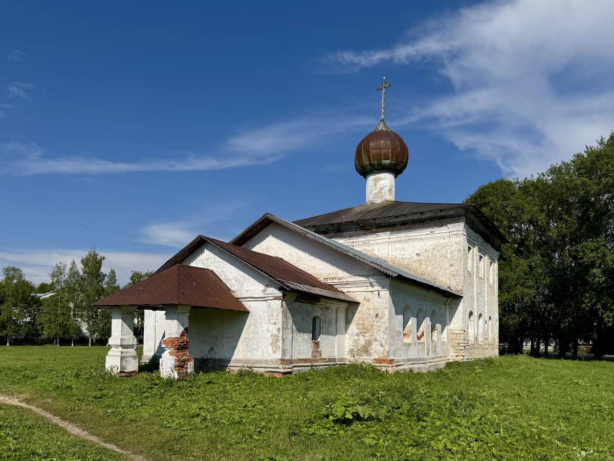 Вид с юго-запада, фасады. Церковь Николая Чудотворца, Каргополь (Каргопольский район, Архангельская область)