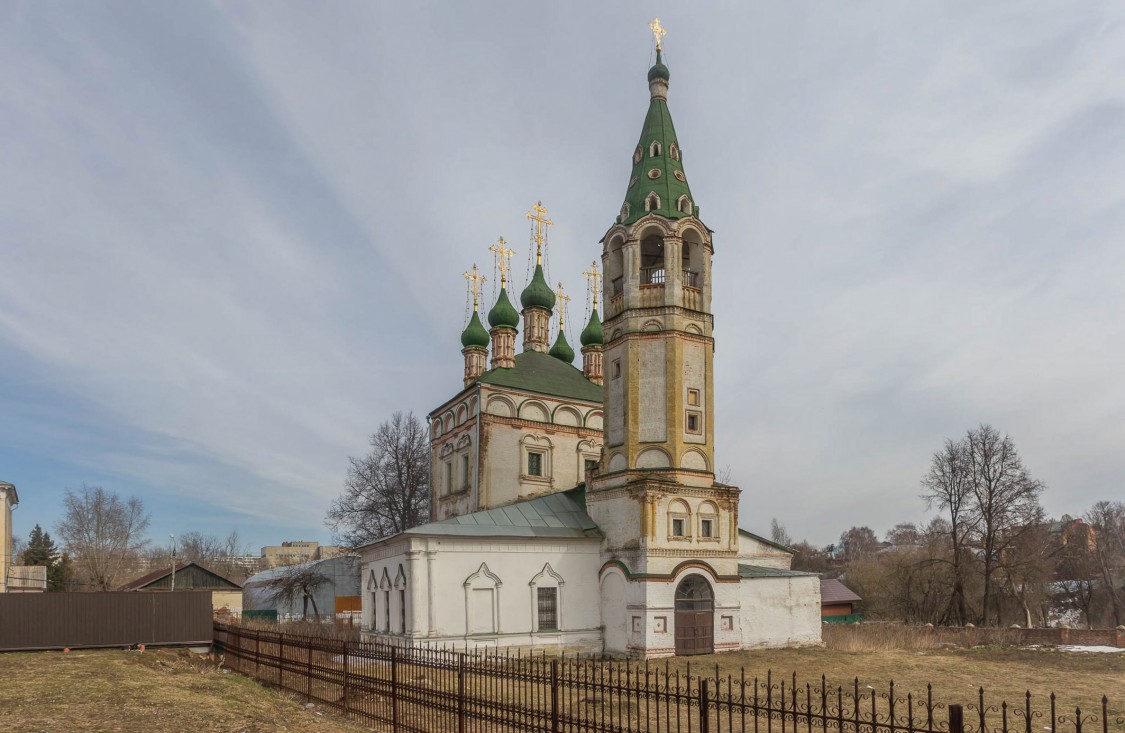 Серпухов. Церковь Троицы Живоначальной. фасады, Вид с запада