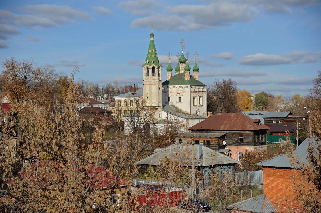 Церковь Троицы Живоначальной, Серпухов (Серпуховский городской округ и гг. Протвино, Пущино, Московская область). общий вид в ландшафте
