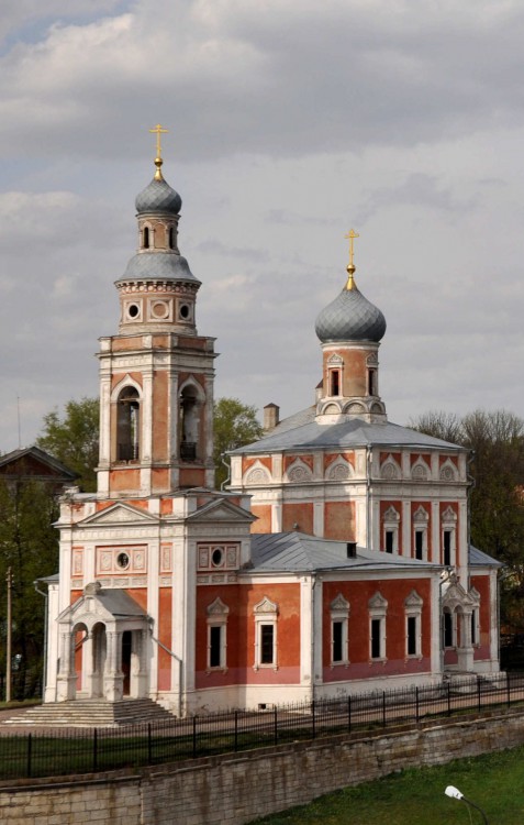 Серпухов. Церковь Успения Пресвятой Богородицы. фасады