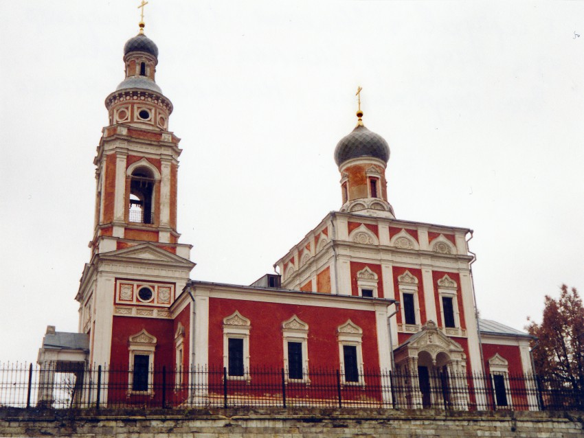 Серпухов. Церковь Успения Пресвятой Богородицы. фасады