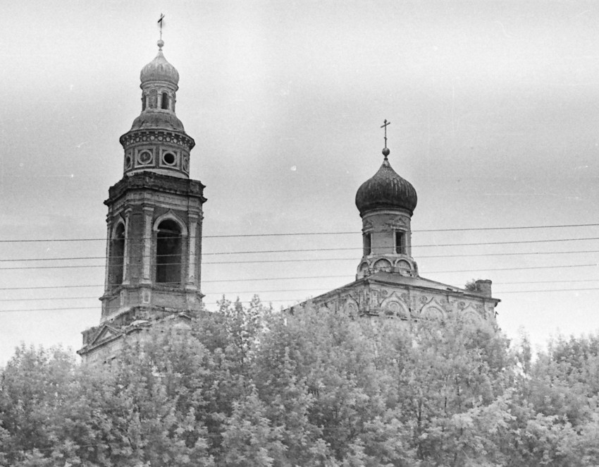 Серпухов. Церковь Успения Пресвятой Богородицы. фасады