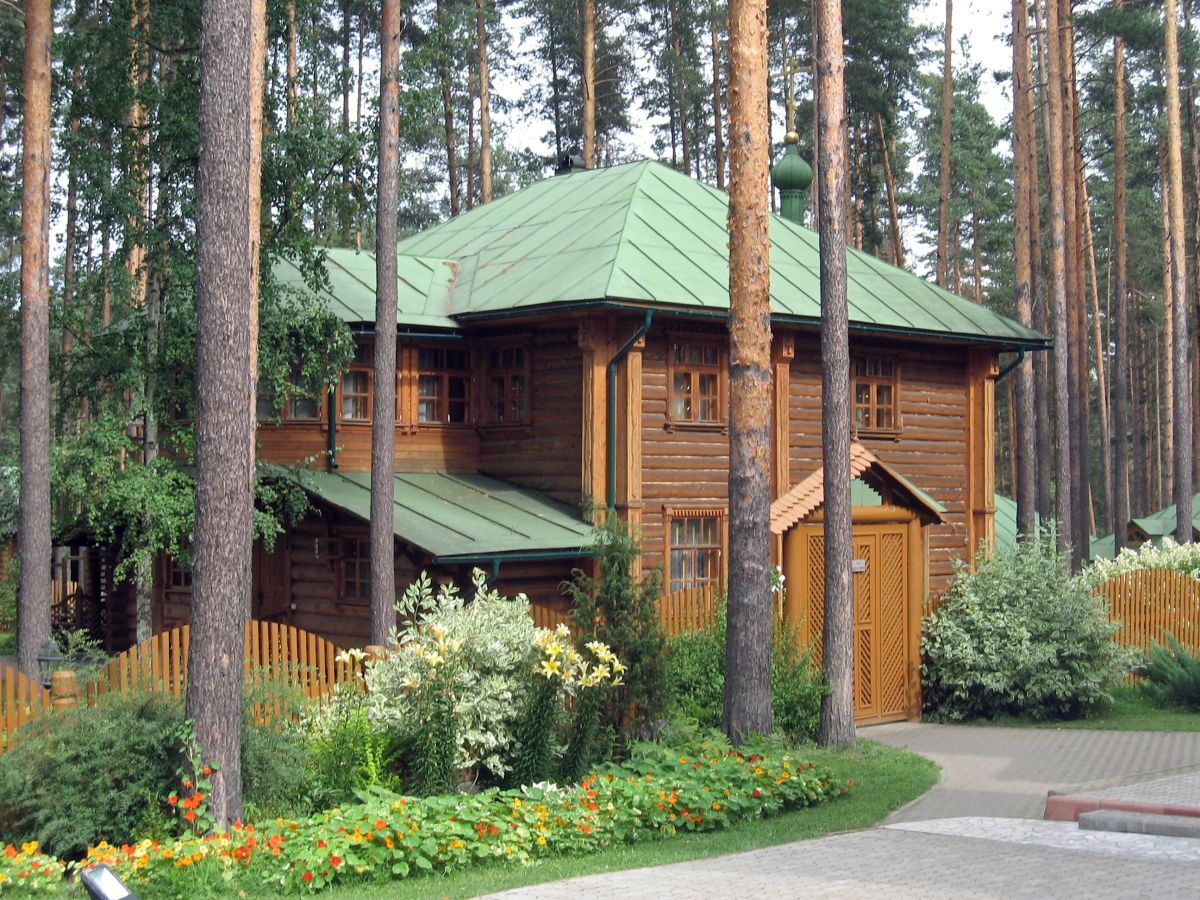 Церковь Коневской иконы Божией Матери, Сапёрное (Приозерский район, Ленинградская область). дополнительная информация, Строение на территории церкви
