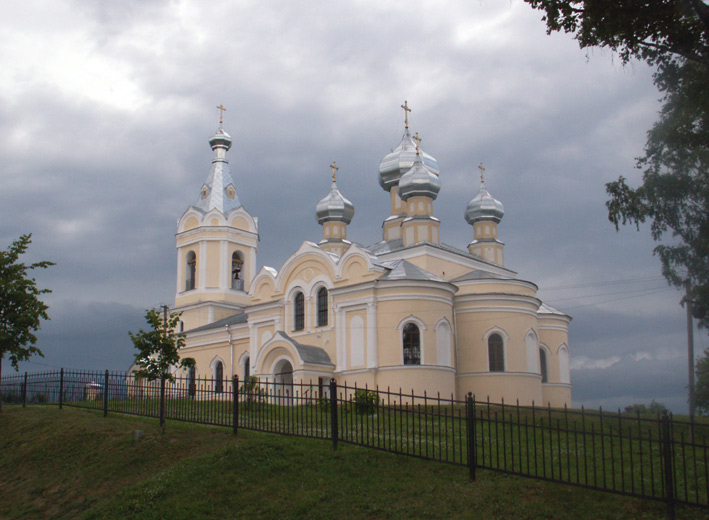 Церковь Успения Пресвятой Богородицы, Лезье (Кировский район, Ленинградская область). фасады