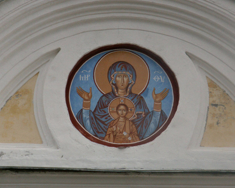 Лезье. Церковь Успения Пресвятой Богородицы. архитектурные детали, Надвратная икона