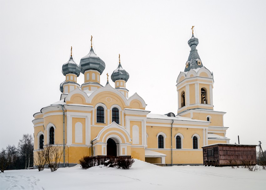 Церковь Успения Пресвятой Богородицы, Лезье (Кировский район, Ленинградская область). фасады, Вид северо-восточной стороны.