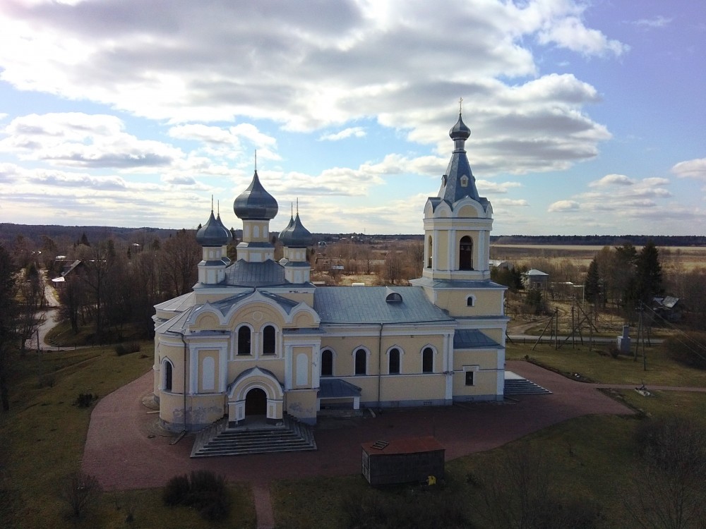 Церковь Успения Пресвятой Богородицы, Лезье (Кировский район, Ленинградская область). фасады