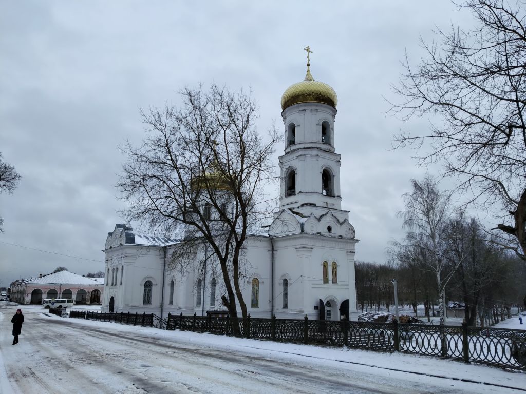 Собор Богоявления Господня, Вышний Волочёк (Вышневолоцкий район и г. Вышний Волочёк, Тверская область). фасады