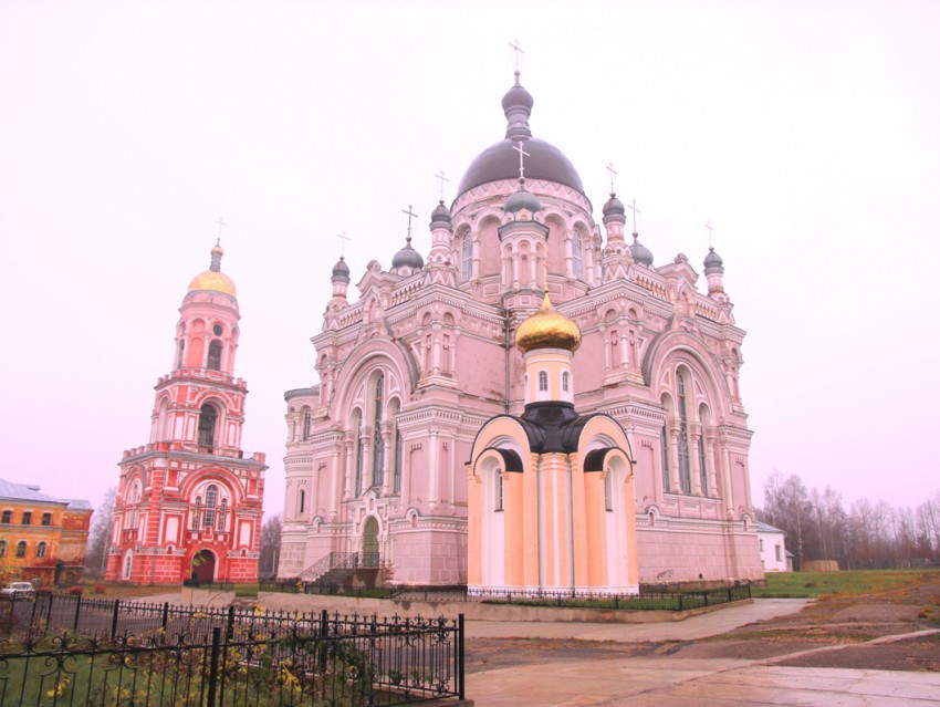 Вышний Волочёк. Казанский монастырь. фасады