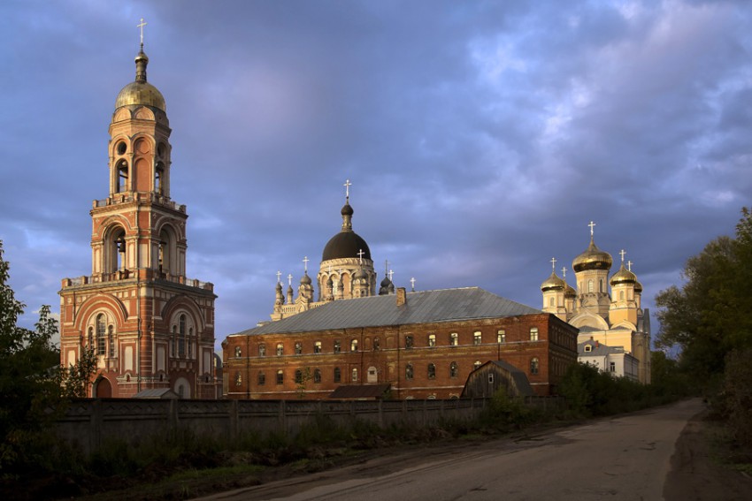 Вышний Волочёк. Казанский монастырь. фасады, Вид с западной стороны.
