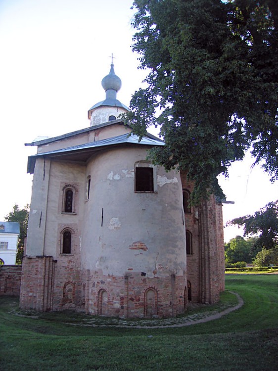 Великий Новгород. Церковь Параскевы Пятницы на Торгу. фасады