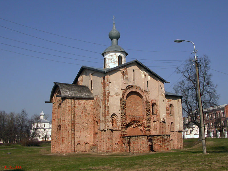 Великий Новгород. Церковь Параскевы Пятницы на Торгу. фасады