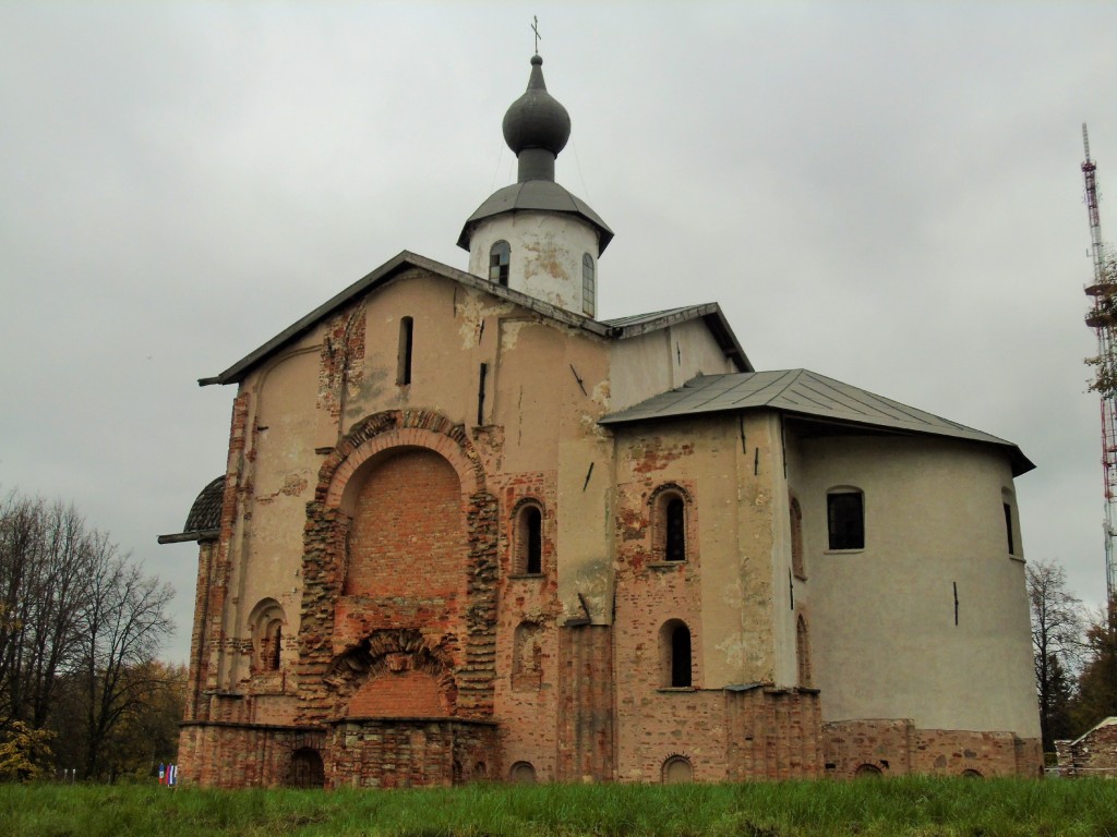 Великий Новгород. Церковь Параскевы Пятницы на Торгу. фасады