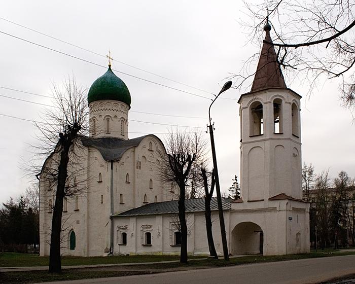 Великий Новгород. Церковь Феодора Стратилата на Ручью. фасады, Вид на северный фасад с Андреевской улицы