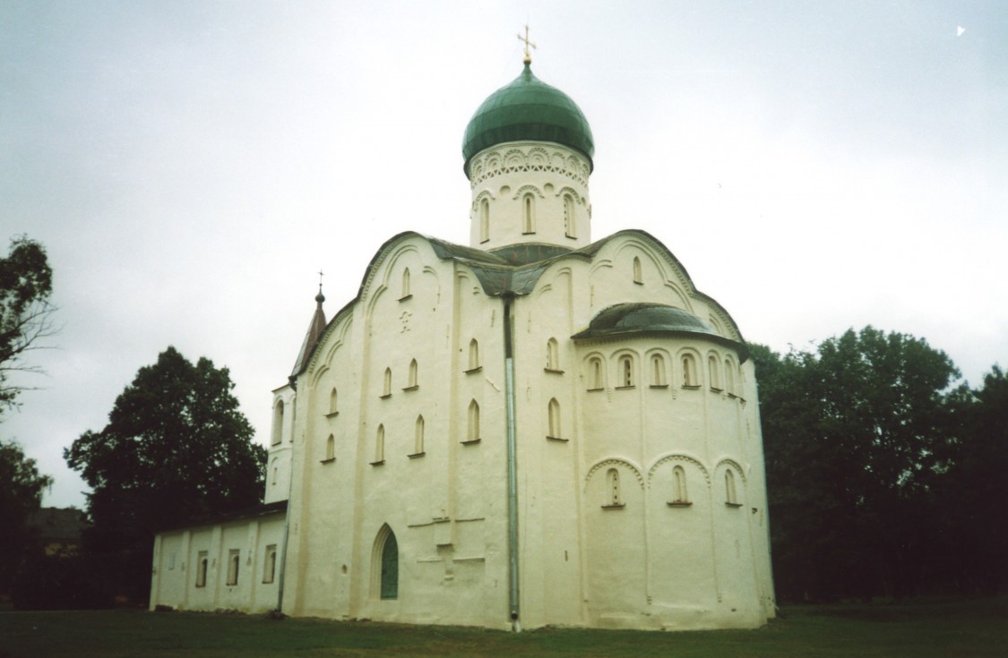 Великий Новгород. Церковь Феодора Стратилата на Ручью. фасады
