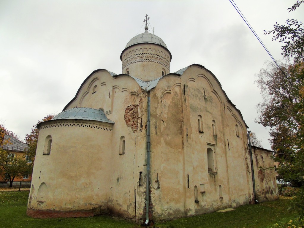 Великий Новгород. Церковь Климента, папы Римского на Иворове улице. фасады