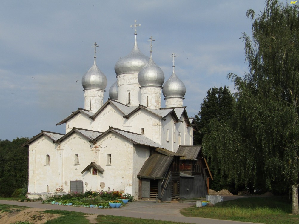 Великий Новгород. Церковь Бориса и Глеба в Плотниках. фасады