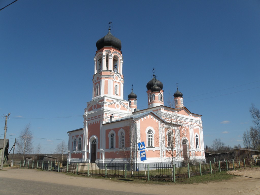 Церковь Троицы Живоначальной, Ямская Слобода (Крестецкий район, Новгородская область). фасады