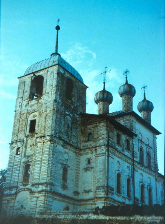 Погост Отолово (Суханы). Церковь Троицы Живоначальной. фасады, фото 1994