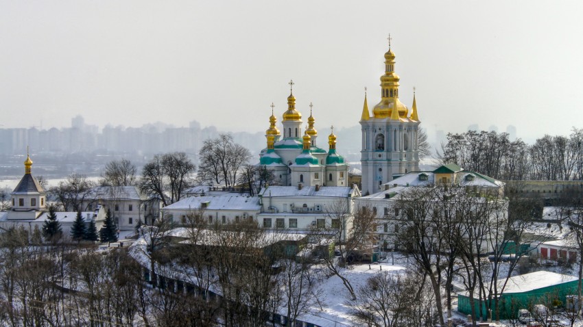 Киев. Успенская Киево-Печерская лавра. общий вид в ландшафте, Вид на Дальние пещеры