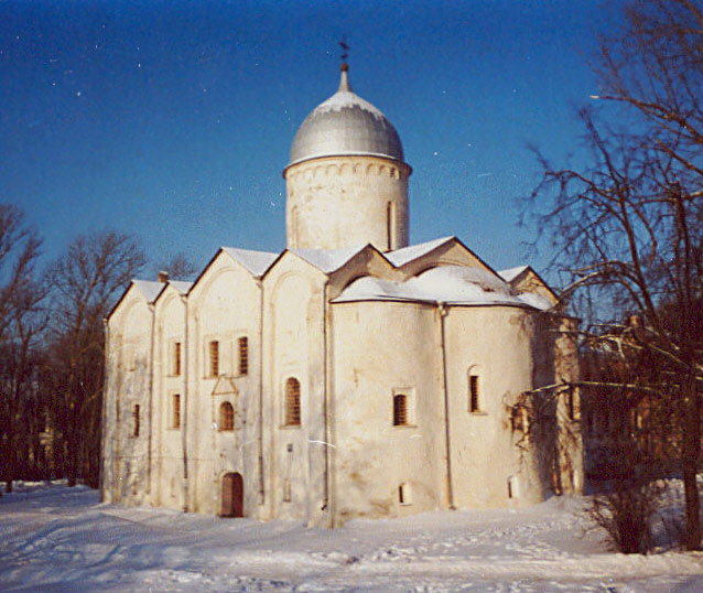 Великий Новгород. Церковь Иоанна Предтечи на Опоках. общий вид в ландшафте, 		      