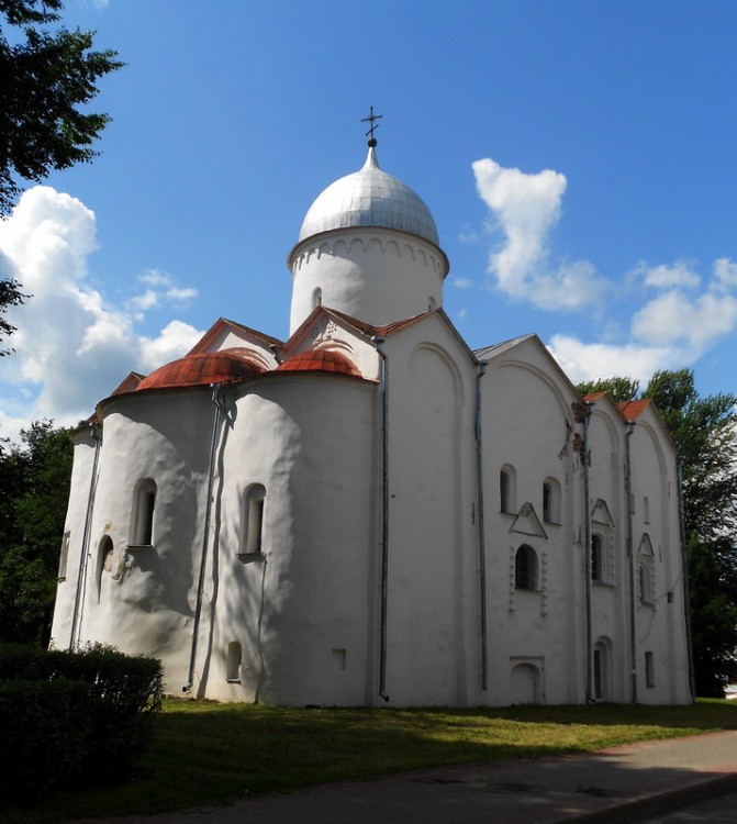 Великий Новгород. Церковь Иоанна Предтечи на Опоках. фасады