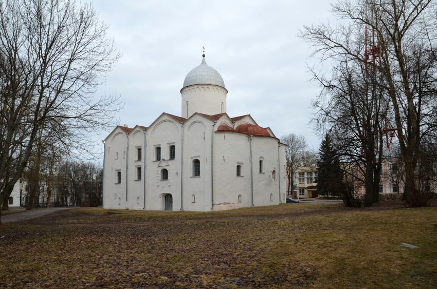 Церковь Иоанна Предтечи на Опоках, Великий Новгород (Великий Новгород, город, Новгородская область). общий вид в ландшафте