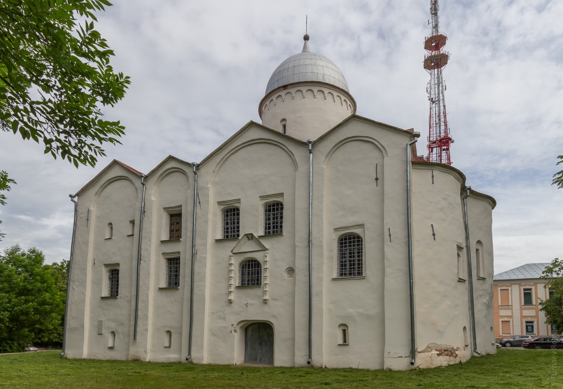 Великий Новгород. Церковь Иоанна Предтечи на Опоках. фасады