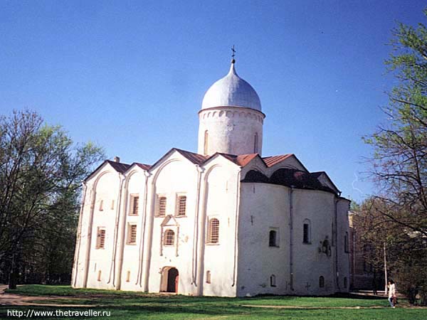 Церковь Иоанна Предтечи на Опоках, Великий Новгород (Великий Новгород, город, Новгородская область). общий вид в ландшафте, 		      