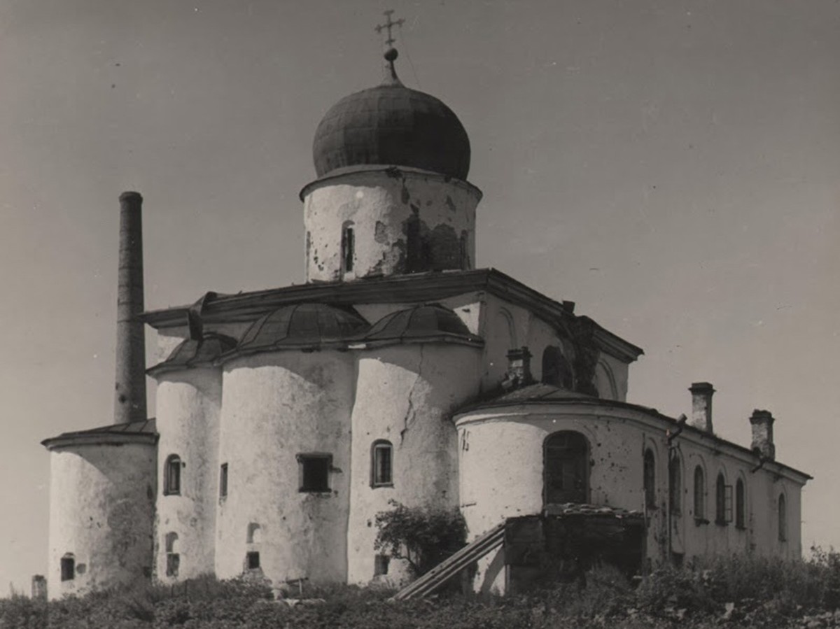 Великий Новгород. Церковь Илии Пророка на Славне. фасады, Северо-Восток послевоенное фото