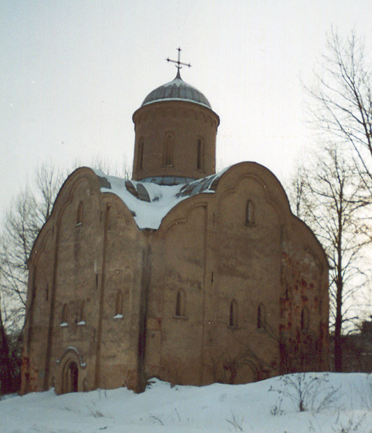 Великий Новгород. Церковь Петра и Павла на Славне. фасады
