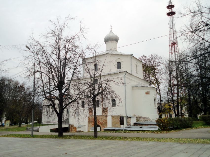 Церковь Георгия Победоносца на Торгу, Великий Новгород (Великий Новгород, город, Новгородская область). общий вид в ландшафте